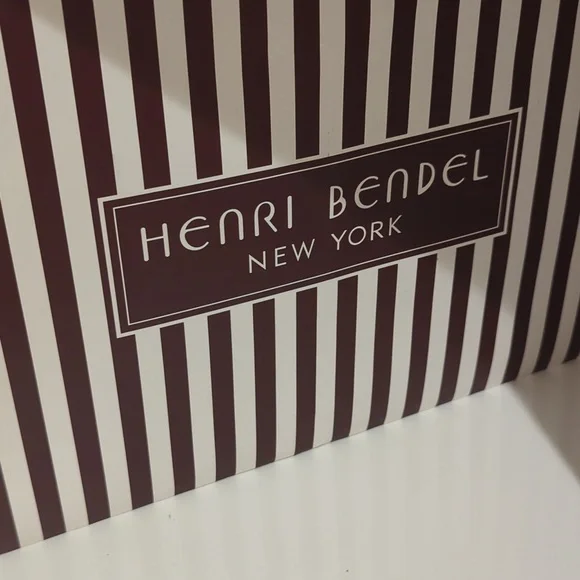 Henri Bendel Paper Shopping BAG UPCYCLED Novelty Clutch